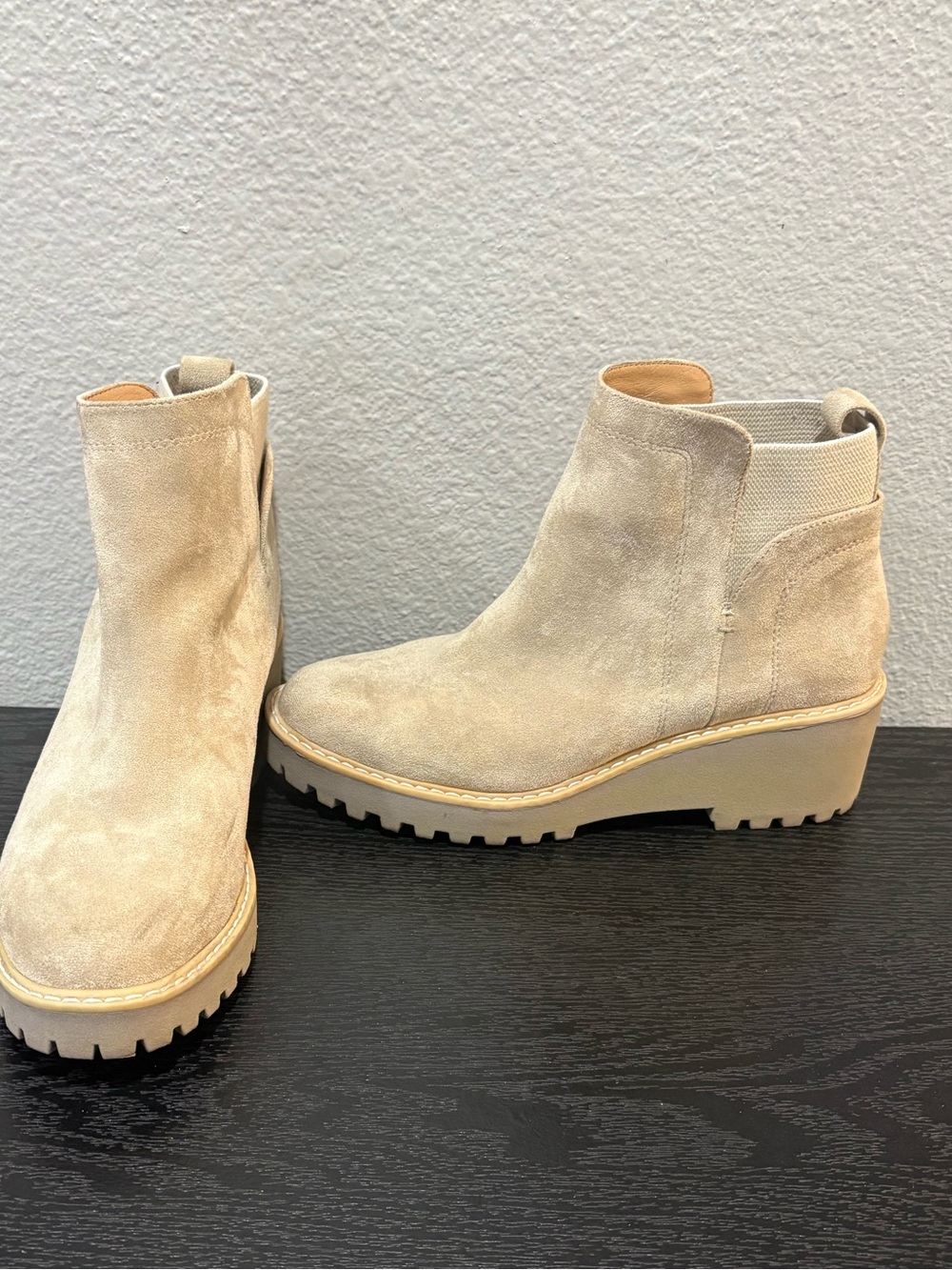 Dolce Vita tan suede booties 9.5